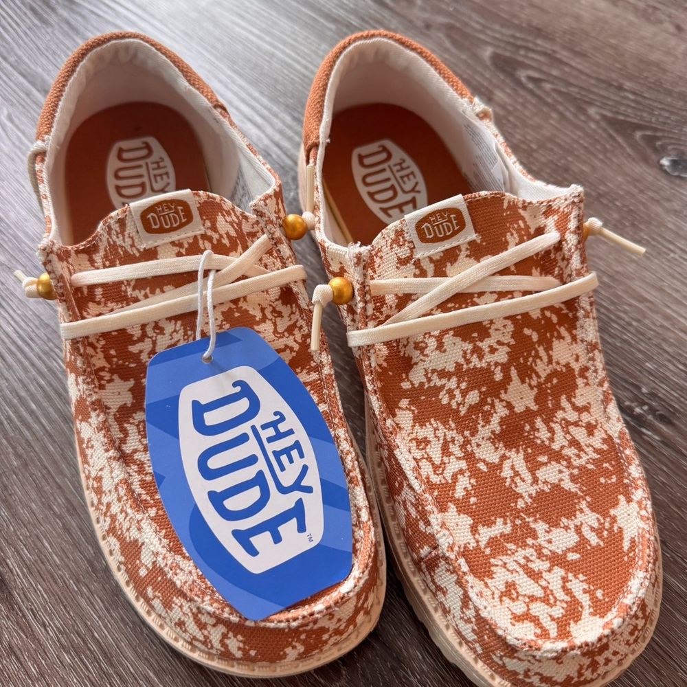 NWT Hey Dude Wendy Funk Animal Print Shoes Tan Multi Women’s 10 Wide - Picture 3 of 8
